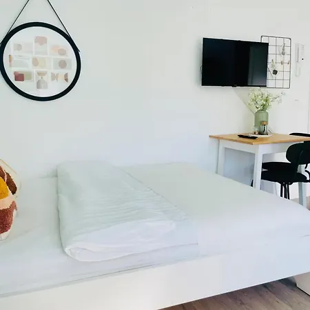 4 - Komfort & Guenstig * Berlino