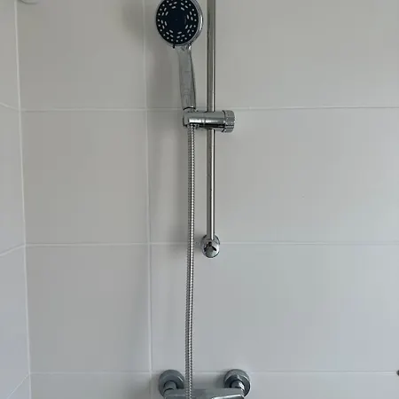 4 - Komfort & Guenstig 아파트